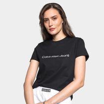 Camiseta Calvin Klein Logo Embossed Feminina