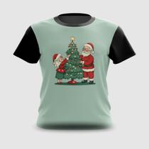 Camiseta Camisa Papai e Mamãe Noel Preparando Árvore Natal