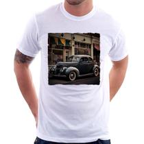Camiseta Carro clássico na cidade - Foca na Moda