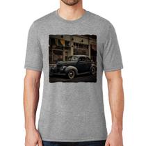 Camiseta Carro clássico na cidade - Foca na Moda