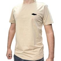 Camiseta Casual Fish Ops Caqui com logo Branco Camiseta Casual Fish Ops Caqui com logo Branco