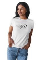 Camiseta Casual Moreninha com Estampa Dois Corações e Gola Redonda