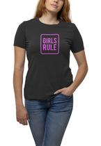 Camiseta Casual Moreninha com Estampa Girls Rule e Gola Redonda