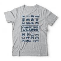 Camiseta Choose Your Weapon Studio Geek Camiseta Choose Your Weapon Studio Geek