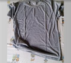 Camiseta cinza Camiseta cinza