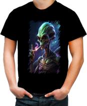 Camiseta Colorida Alien ET Fumando Alienígena 1 Camiseta Colorida Alien ET Fumando Alienígena 1