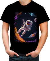 Camiseta Colorida Astronauta Dance Vaporwave 8