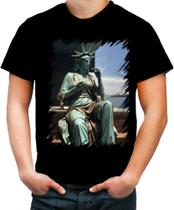 Camiseta Colorida Estátua da Liberdade Fumando 4