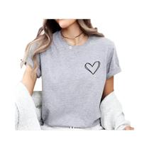 Camiseta Com Coração Minimalista Fofo E Desenho À Mão No Bolso, Estilo Autolove, Tendência De Moda