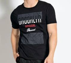 Camiseta com Estampa na Frente Preta - M
