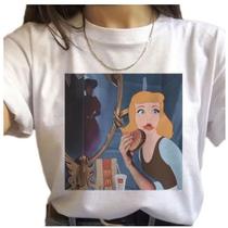 Camiseta Com Estampa Princesa Comendo Tumblr