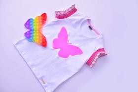 Camiseta com pop it borboleta