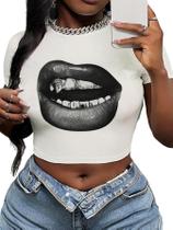 Camiseta Crop WDIRARA, estampada labial, slim fit, blusa feminina Camiseta Crop WDIRARA, estampada labial, slim fit, blusa feminina