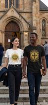 Camiseta Cruz Sagrada São Bento Medalha Camiseta Cruz Sagrada São Bento Medalha