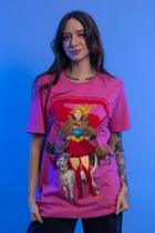 Camiseta DC Comics Supergirl e Krypto Camiseta DC Comics Supergirl e Krypto