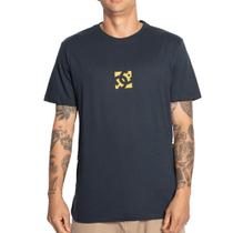 Camiseta DC Shoes Side By Side SM25 Masculina Marinho Camiseta DC Shoes Side By Side SM25 Masculina Marinho