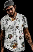Camiseta docthos estampa rostos Tam P Camiseta docthos estampa rostos Tam P