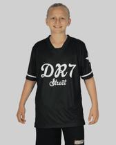 Camiseta DR7 Street Sports Juvenil - Preto/Branco Camiseta DR7 Street Sports Juvenil - Preto/Branco
