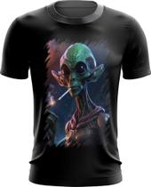 Camiseta Dryfit Alien ET Fumando Alienígena 2