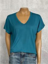 camiseta em malha feminina