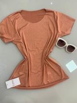 Camiseta em Suede