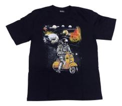 Camiseta Espaço Astronauta Lambreta Motoca Blusa Preta Hcd648 BM