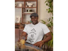 Camiseta Estampada A Vida Começa aos 40 Anos Branca