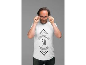 Camiseta Estampada A Vida Começa aos 50 Anos Branca Camiseta Estampada A Vida Começa aos 50 Anos Branca