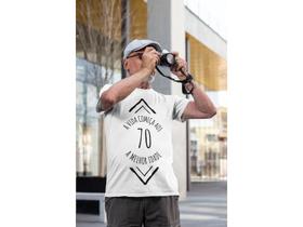 Camiseta Estampada A Vida Começa aos 70 Anos Branca - Del France