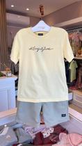 Camiseta estampada logomania kingejoe amarelo manteiga.