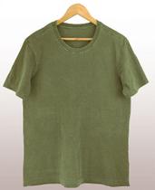 CAMISETA ESTONADA OLIVA - Tamanhos P, M, G, GG CAMISETA ESTONADA OLIVA - Tamanhos P, M, G, GG