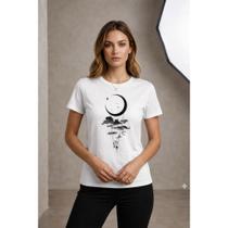 Camiseta Feminina Algodão Premium Estampa Lua T-Shirt Macia Casual Camiseta Feminina Algodão Premium Estampa Lua T-Shirt Macia Casual