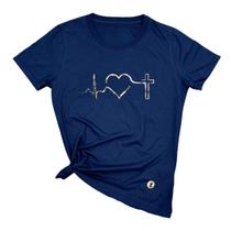 Camiseta Feminina Azul batimento coração cruz Camiseta Feminina Azul batimento coração cruz