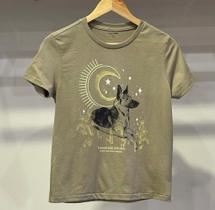 Camiseta feminina com detalhes M Camiseta feminina com detalhes M