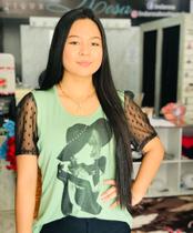 Camiseta feminina, com manga de tule