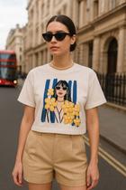 Camiseta Feminina Customizada Cropped Oversized Streetwear Estilosa Confortável 100 Algodão Bege Camiseta Feminina Customizada Cropped Oversized Streetwear Estilosa Confortável 100 Algodão Bege