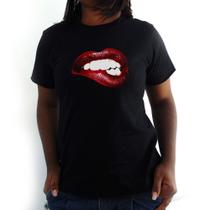 Camiseta Feminina Lips Lábios Batom vermelho Preta