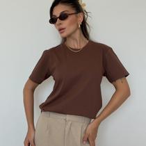 Camiseta Feminina Marrom Escuro Personalizada Camiseta Feminina Marrom Escuro Personalizada