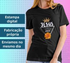 Camiseta Feminina Preta Manga Curta Jesus Leão de Judá Amarela Moda Evangélica Cristã Gospel