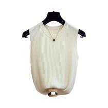Camiseta Feminina Sem Mangas - Malha, Decote V, Slim Fit - Verão/Primavera