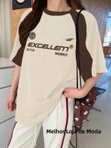 Camiseta Feminina Vermelha Plus Size - Malha, Manga Curta e Gola O