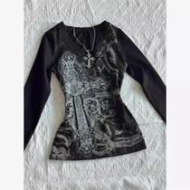 Camiseta Feminina Y2K Gótica Punk - Decote V, Preta, Retrô e Estética Harajuku
