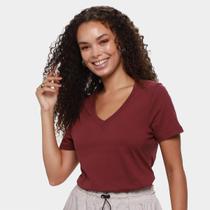 Camiseta Fila Regular V Basic Classic Feminina