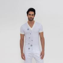 Camiseta Gola Retilínea Geométrica Branco Camiseta Gola Retilínea Geométrica Branco