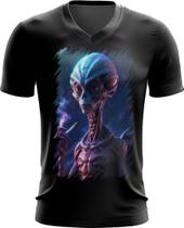 Camiseta Gola V Alien ET Fumando Alienígena 3 Camiseta Gola V Alien ET Fumando Alienígena 3