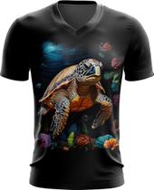 Camiseta Gola V de Tartaruga Marinha Desenhada 5 Camiseta Gola V de Tartaruga Marinha Desenhada 5