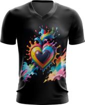 Camiseta Gola V do Orgulho LGBT Coração Amor 12