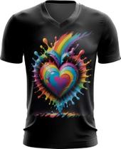 Camiseta Gola V do Orgulho LGBT Coração Amor 18 - Kasubeck Store