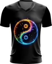 Camiseta Gola V Yin Yang Simbolo Taoísmo Dualidade 3 Camiseta Gola V Yin Yang Simbolo Taoísmo Dualidade 3