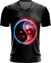 Camiseta Gola V Yin Yang Simbolo Taoísmo Dualidade 7 Camiseta Gola V Yin Yang Simbolo Taoísmo Dualidade 7